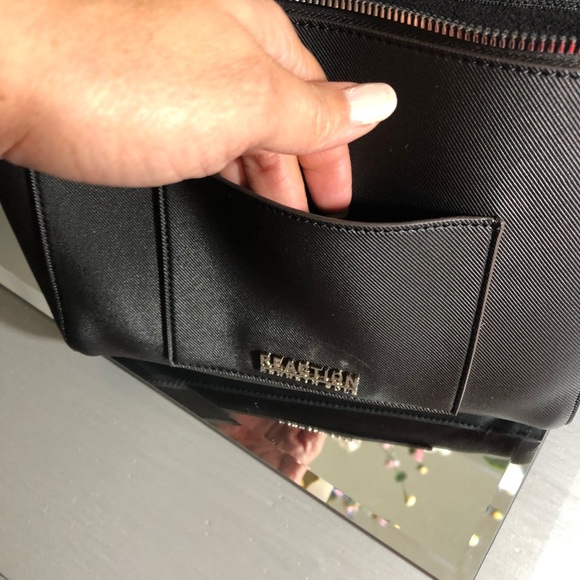 Kenneth Cole REACTION - Crossbody Bags - Picture 7 of 8